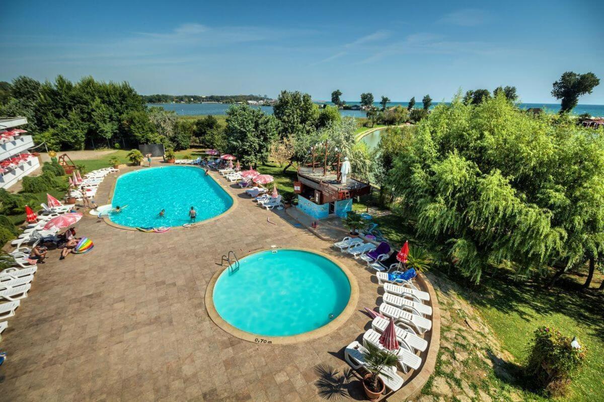 Complex Tismana 3* All Inclusive Jupiter Exterior photo