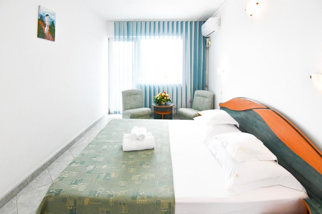 Complex Tismana 3* All Inclusive Jupiter Exterior photo