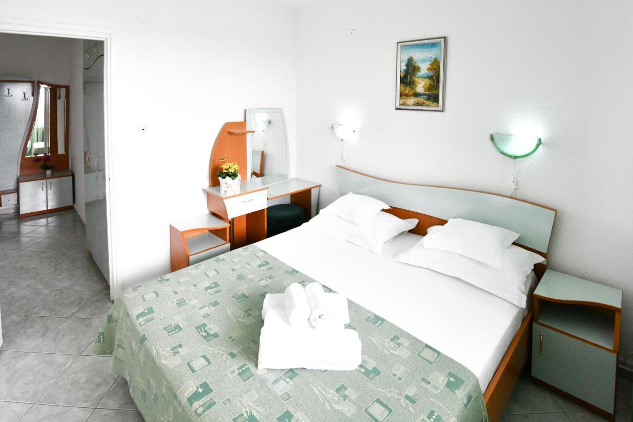Complex Tismana 3* All Inclusive Jupiter Exterior photo