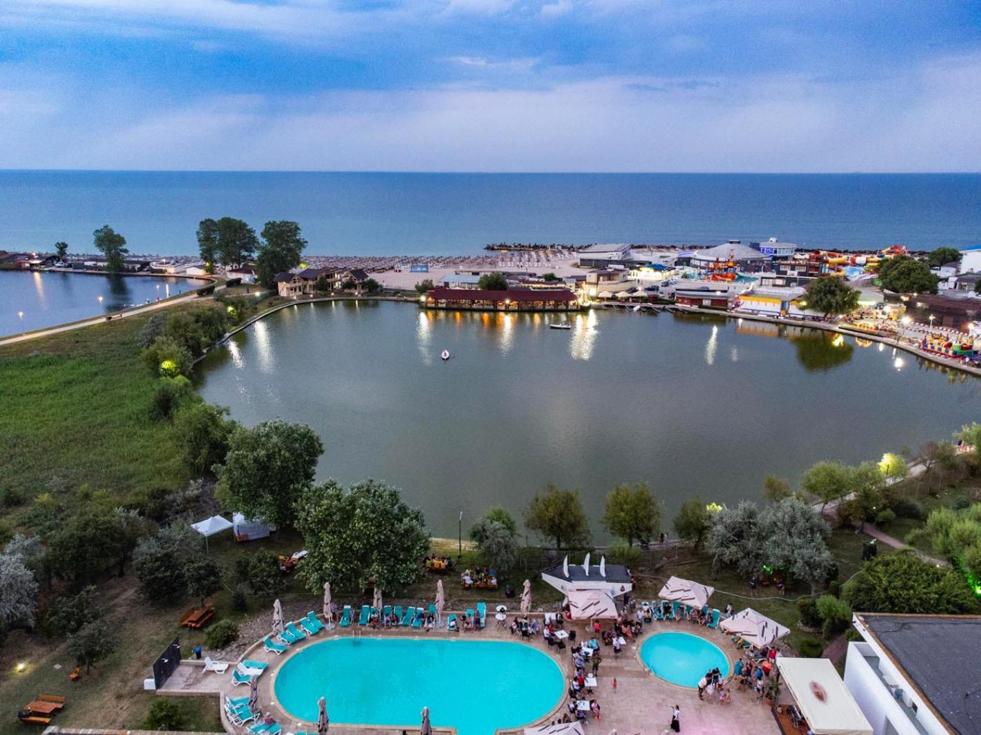 Complex Tismana 3* All Inclusive Jupiter Exterior photo
