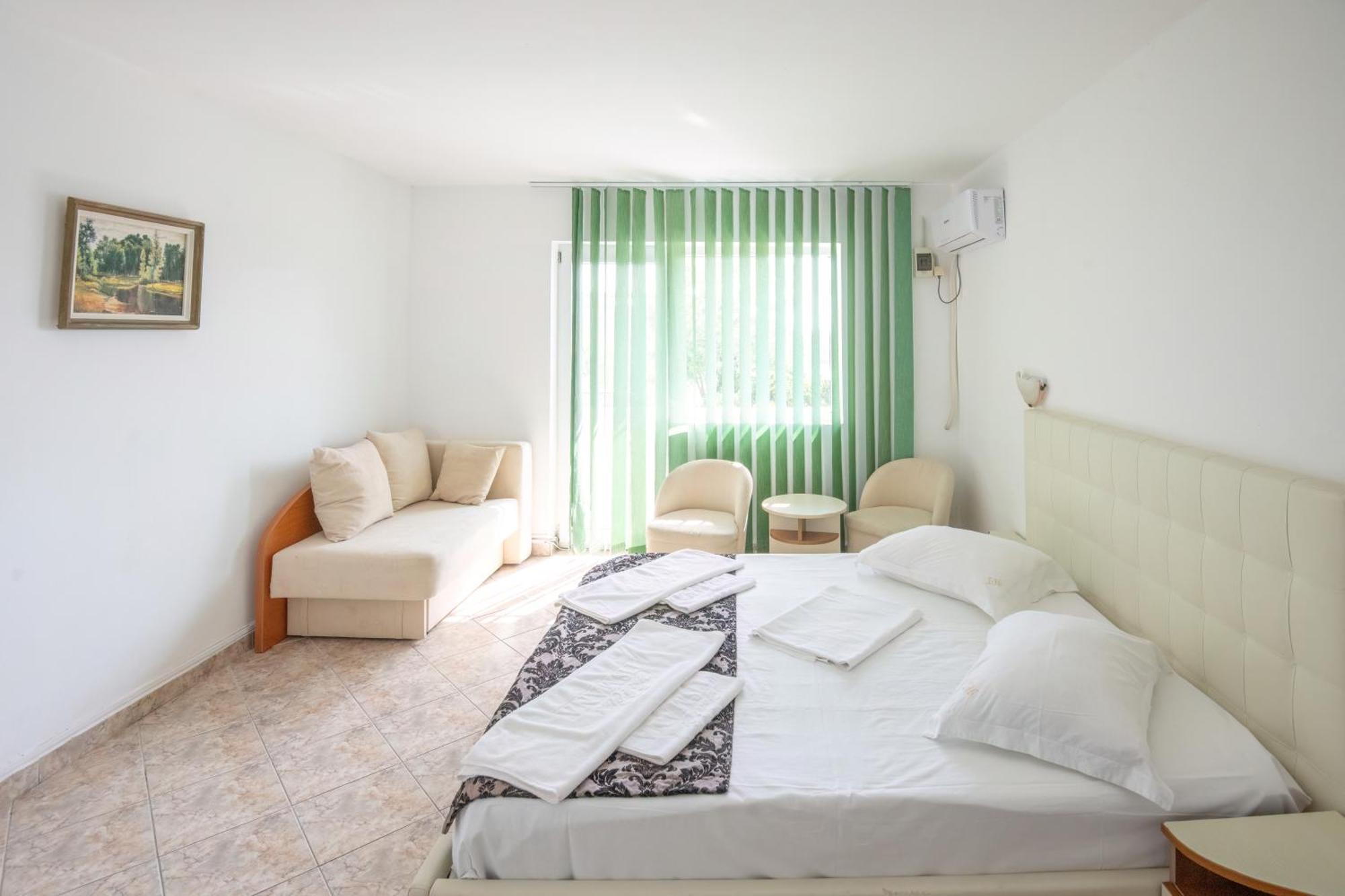 Complex Tismana 3* All Inclusive Jupiter Exterior photo