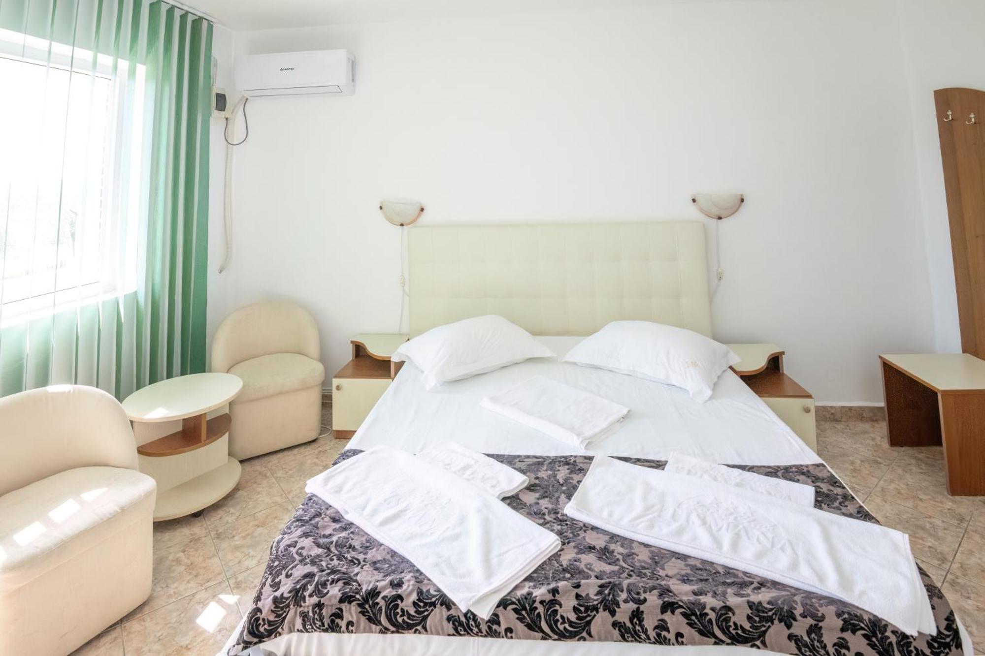 Complex Tismana 3* All Inclusive Jupiter Exterior photo