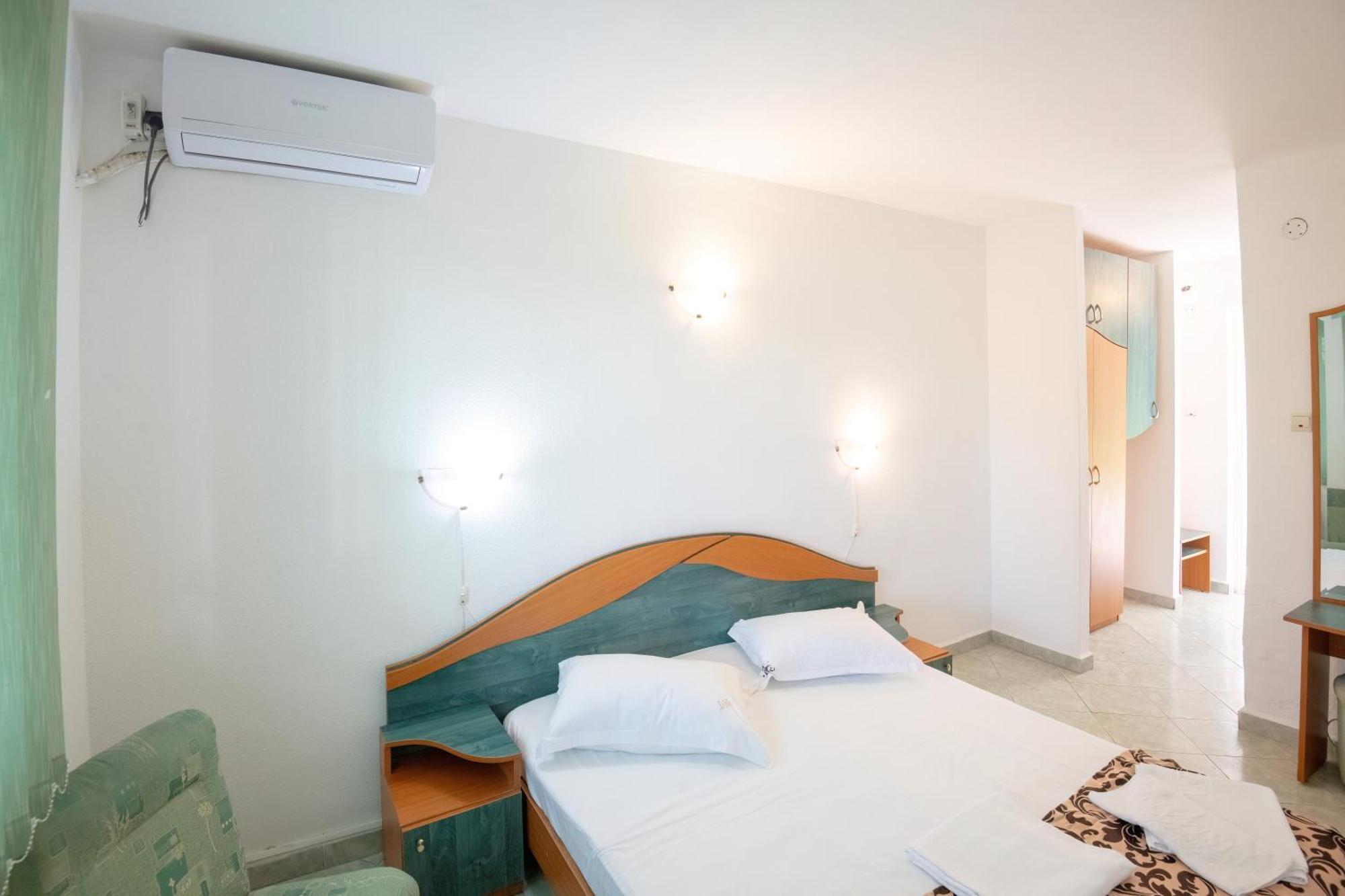 Complex Tismana 3* All Inclusive Jupiter Exterior photo